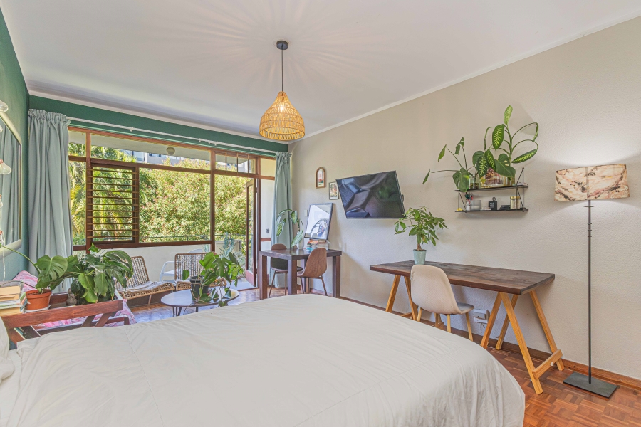 1 Bedroom Property for Sale in Sea Point Western Cape